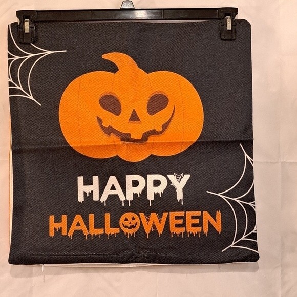 Halloween Decor Set of 4 Pillows Cases 18" x 18" New - Picture 7 of 12